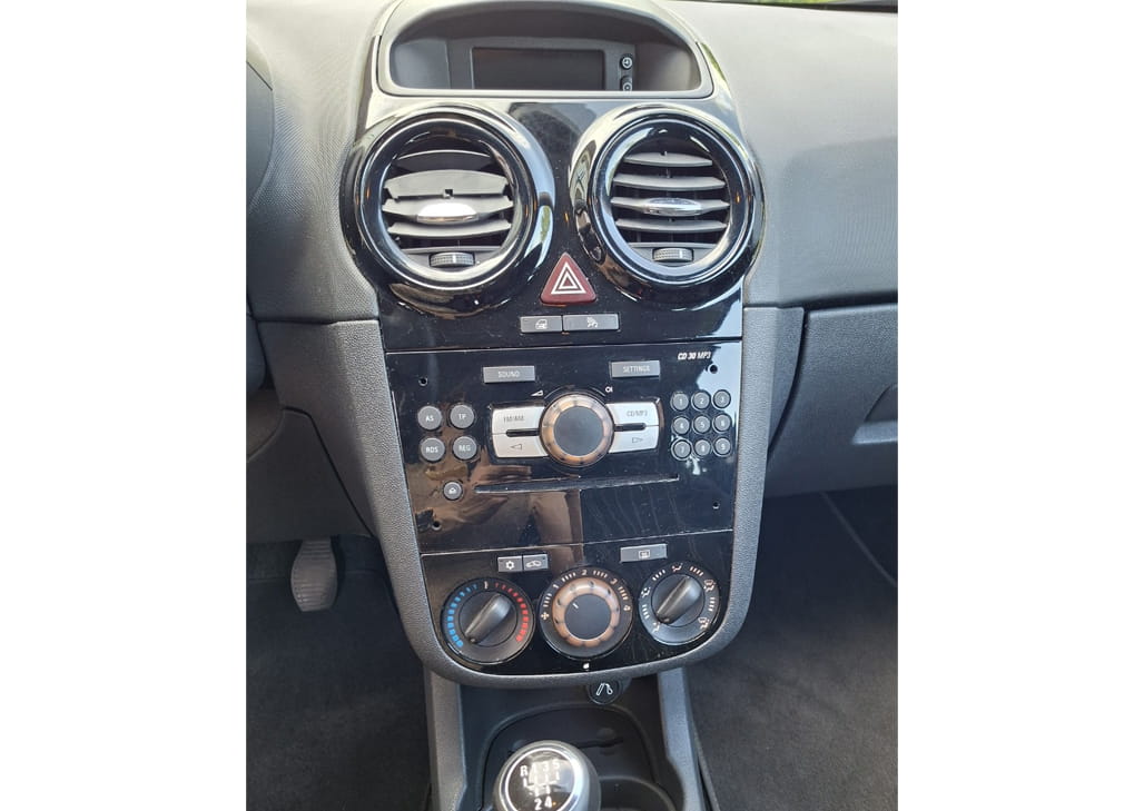 Opel-Corsa4-6